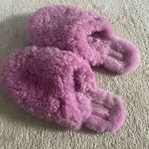Ugg Pink Sherpa slipper size 8
